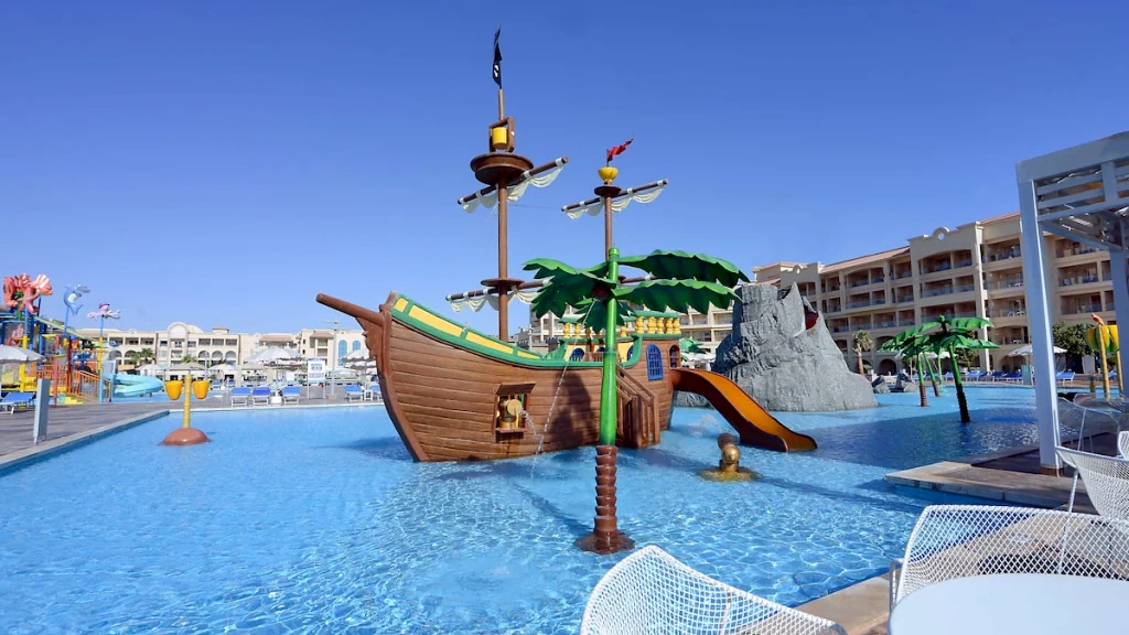 الفندق الباتروس وايت بيتش ريزورت - الغردقة